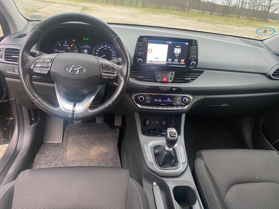 Hyundai i30 1,6 CRDi 110 Premium 5d