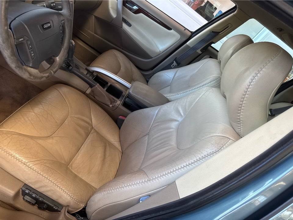 Volvo V70 2,4 T Cross Country aut. AWD 5d