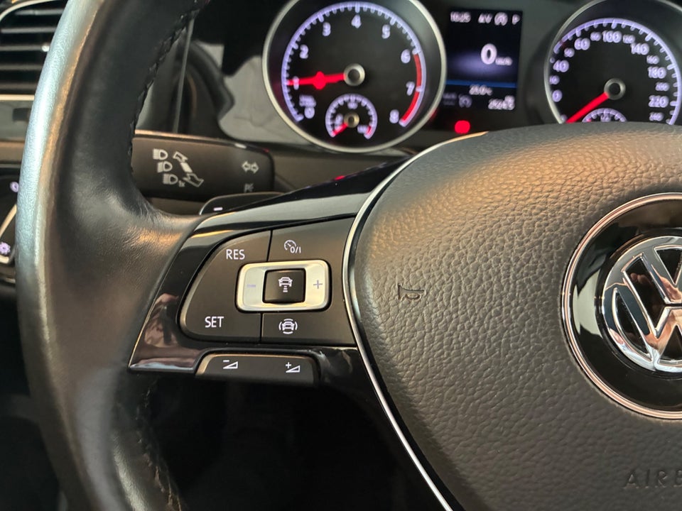 VW Golf VII 1,5 TSi 150 Highline Variant DSG 5d