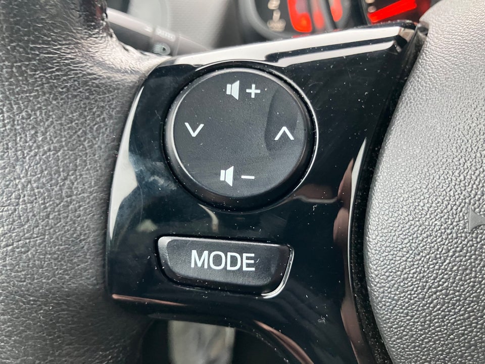 Peugeot 108 1,0 e-VTi 72 Infinity 5d