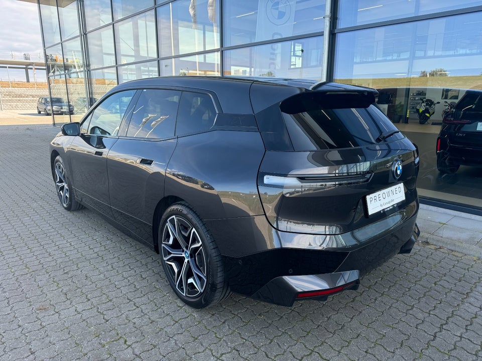 BMW iX xDrive40 Fully Charged Sport 5d