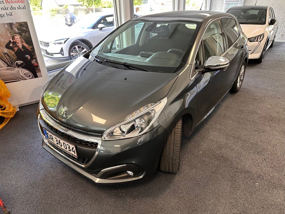 Peugeot 208 1,6 BlueHDi 100 Desire Sky 5d