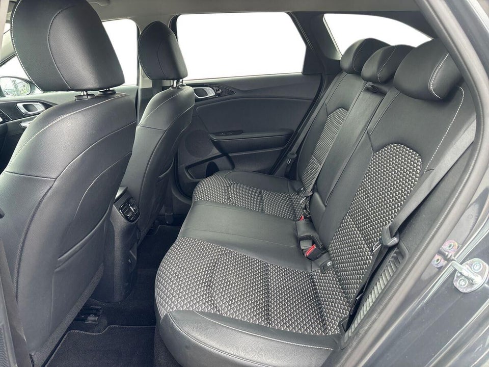 Kia Ceed 1,6 PHEV Upgrade SW DCT 5d