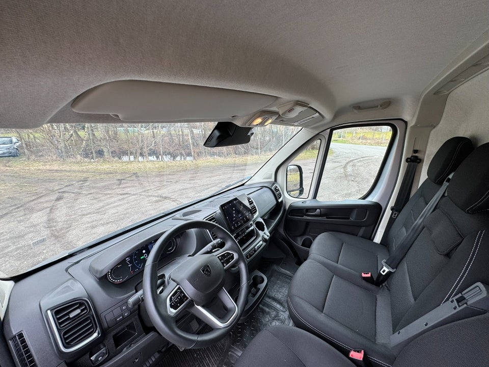 Peugeot e-Boxer 435 110 L4H2 Premium