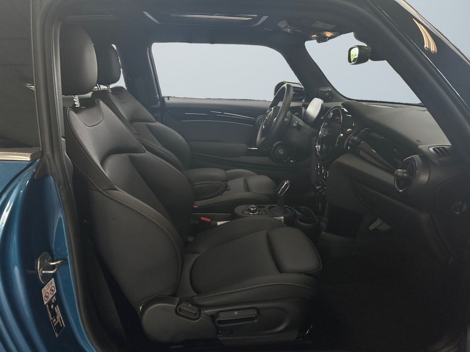 MINI Cooper SE Classic Trim 3d