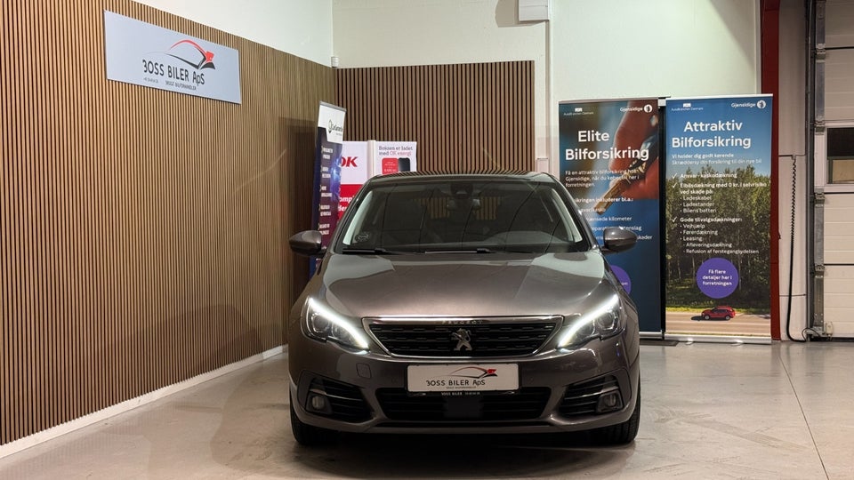 Peugeot 308 1,2 e-THP 130 Allure Sky 5d