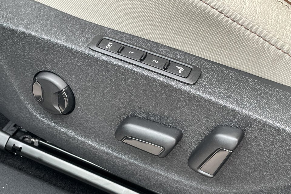 Skoda Enyaq 85x iV Laurin & Klement 5d