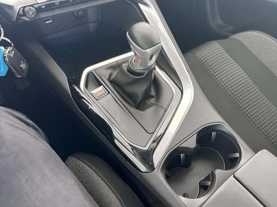 Peugeot 3008 1,2 e-THP 130 Active 5d