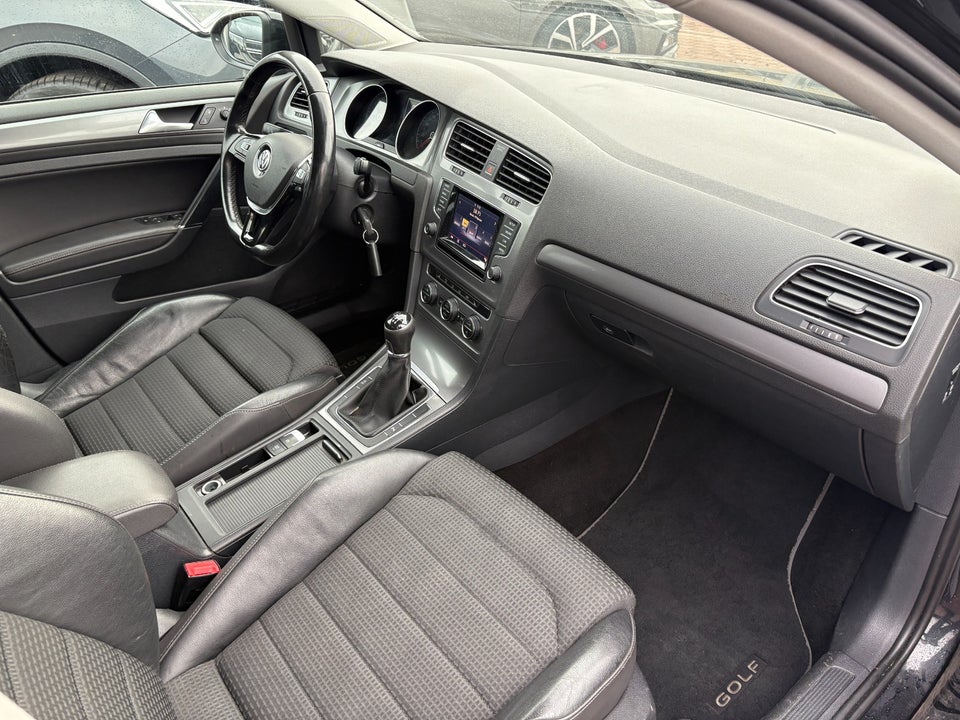 VW Golf VII 1,6 TDi 110 BlueMotion 5d