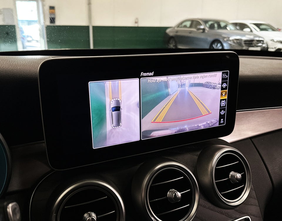 Mercedes C300 de 2,0 AMG Line stc. aut. 5d