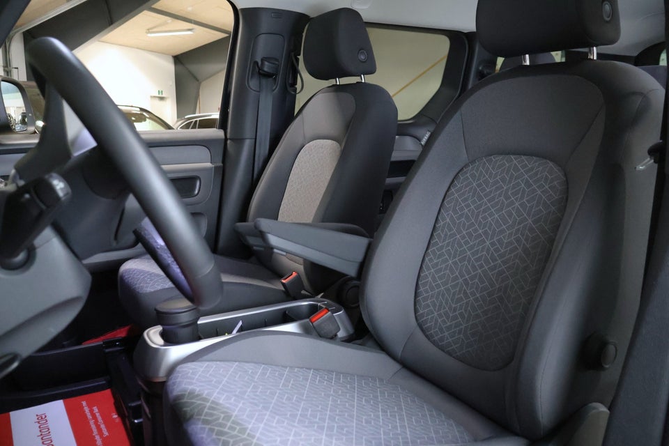 VW ID.Buzz 77 Pro SWB 5d