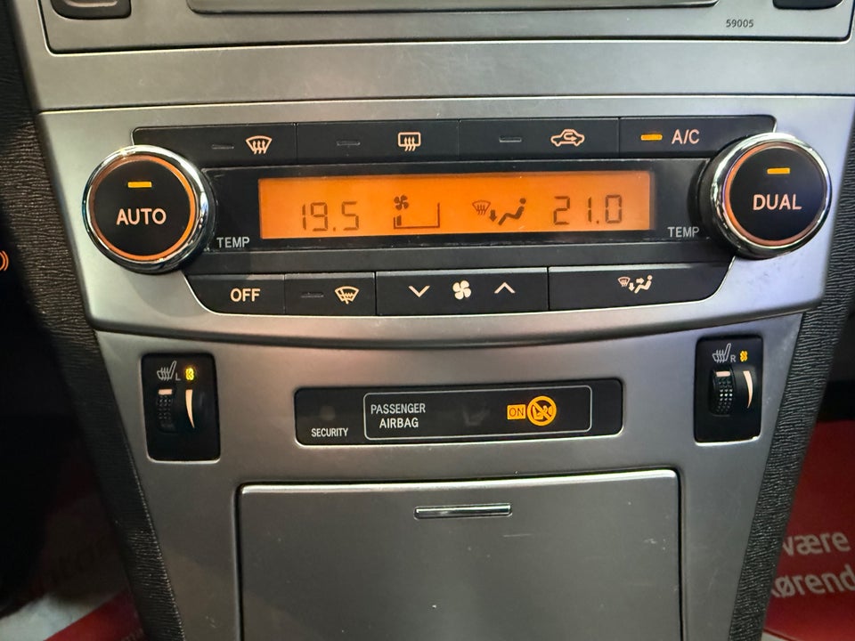 Toyota Avensis 1,6 VVT-i T1 4d