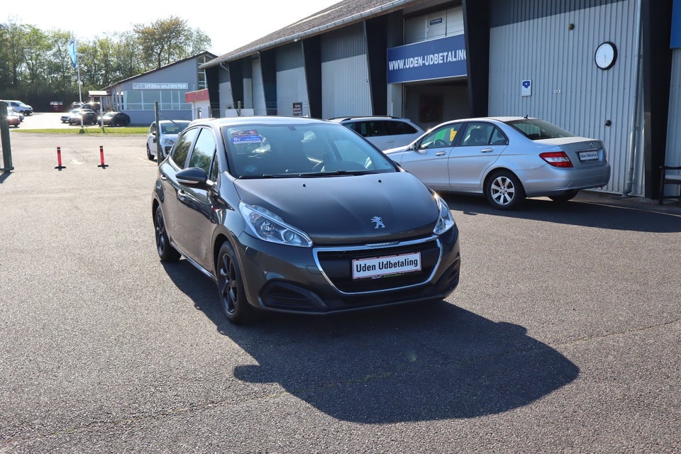 Peugeot 208 1,6 BlueHDi 100 Allure Sky 5d