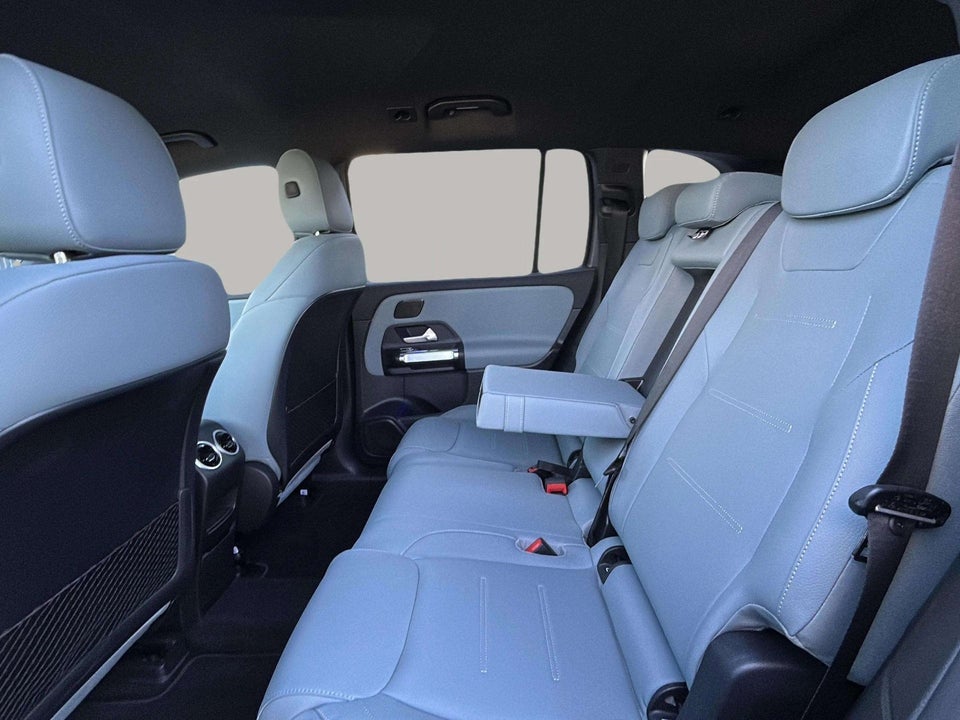 Mercedes EQB300 Progressive Advance Plus 4Matic 5d