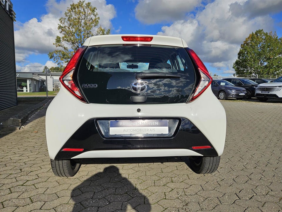 Toyota Aygo 1,0 VVT-i x-plore 5d