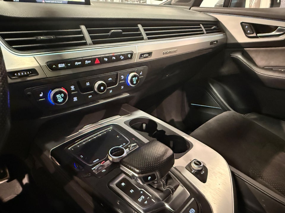 Audi Q7 3,0 TDi 272 S-line quattro Tiptr. 5d