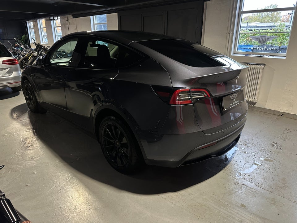 Tesla Model Y Long Range AWD 5d