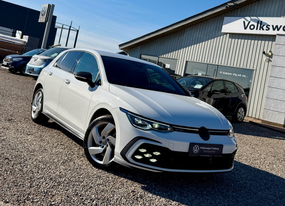 VW Golf VIII 1,4 GTE DSG 5d