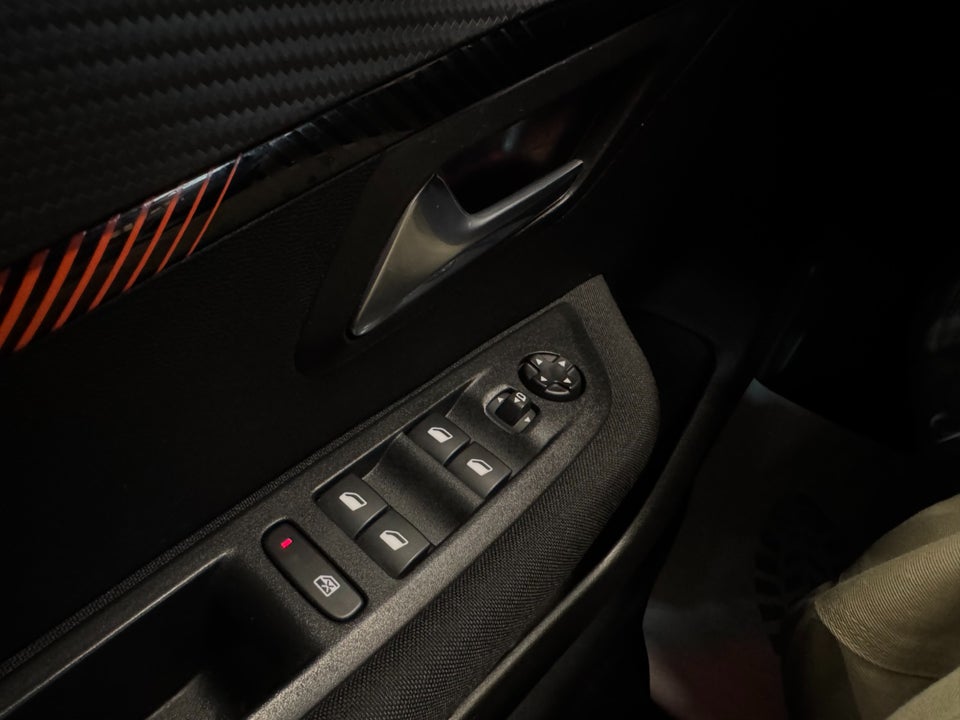 Peugeot e-208 50 Active 5d