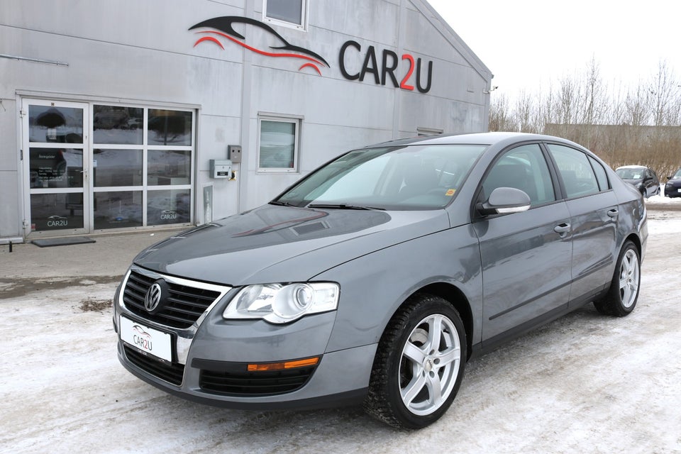 VW Passat 2,0 FSi Trendline 4d