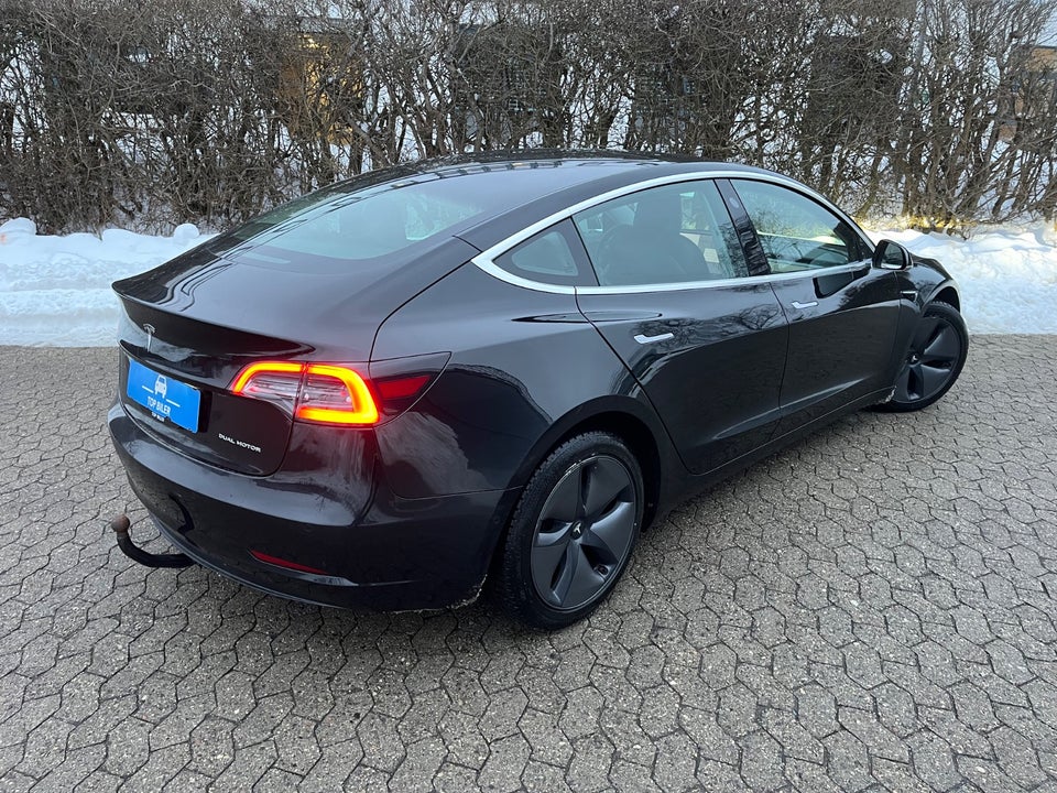 Tesla Model 3 Long Range AWD 4d