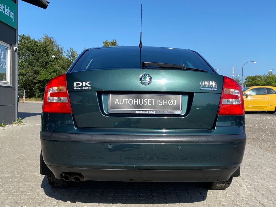 Skoda Octavia 2,0 FSi Elegance 5d