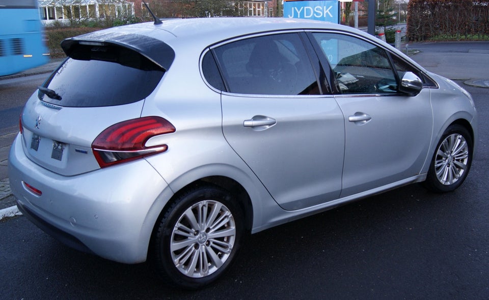 Peugeot 208 1,6 BlueHDi 100 Active 5d