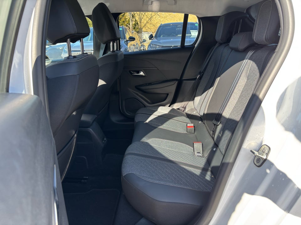 Peugeot 208 1,2 PureTech 100 Allure+ 5d