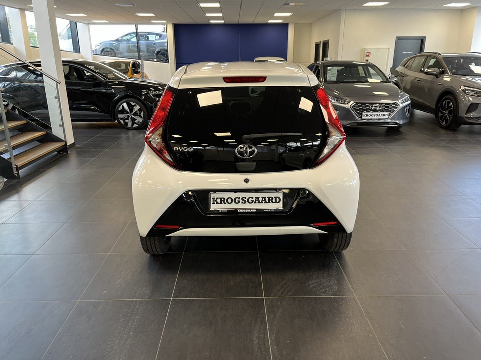 Toyota Aygo 1,0 VVT-i x-press 5d