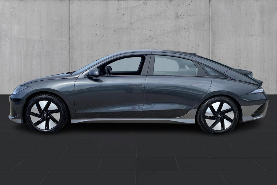 Hyundai Ioniq 6 77 Essential 4d