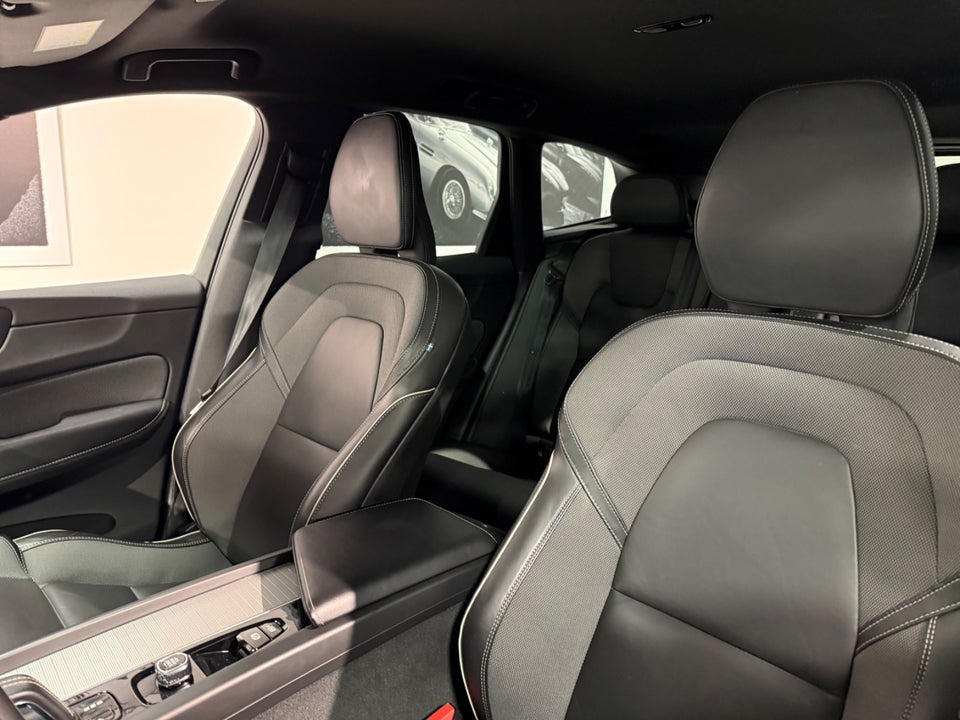 Volvo XC60 2,0 B4 197 R-Design aut. 5d