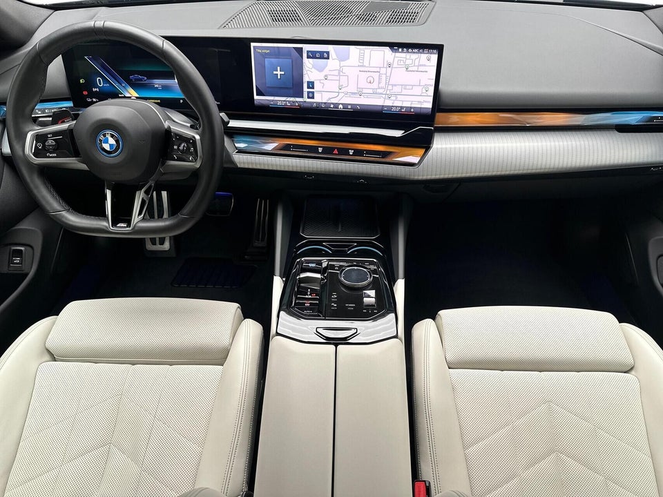 BMW i5 eDrive40 M-Sport 4d