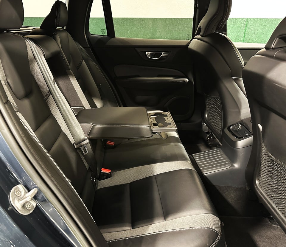 Volvo V60 2,0 T6 ReCharge Plus Dark aut. AWD 5d