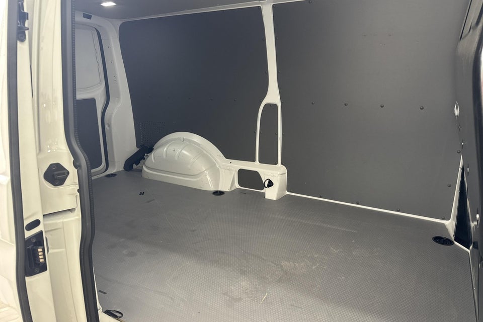 VW Transporter 2,0 TDi 150 Kassevogn DSG lang