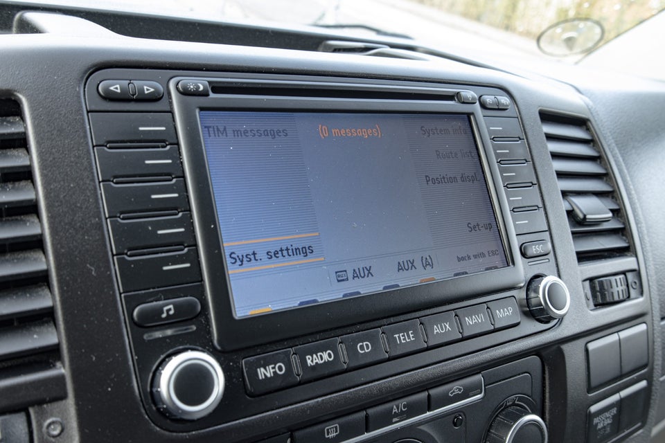 VW Transporter 2,0 TDi 140 Kassevogn kort