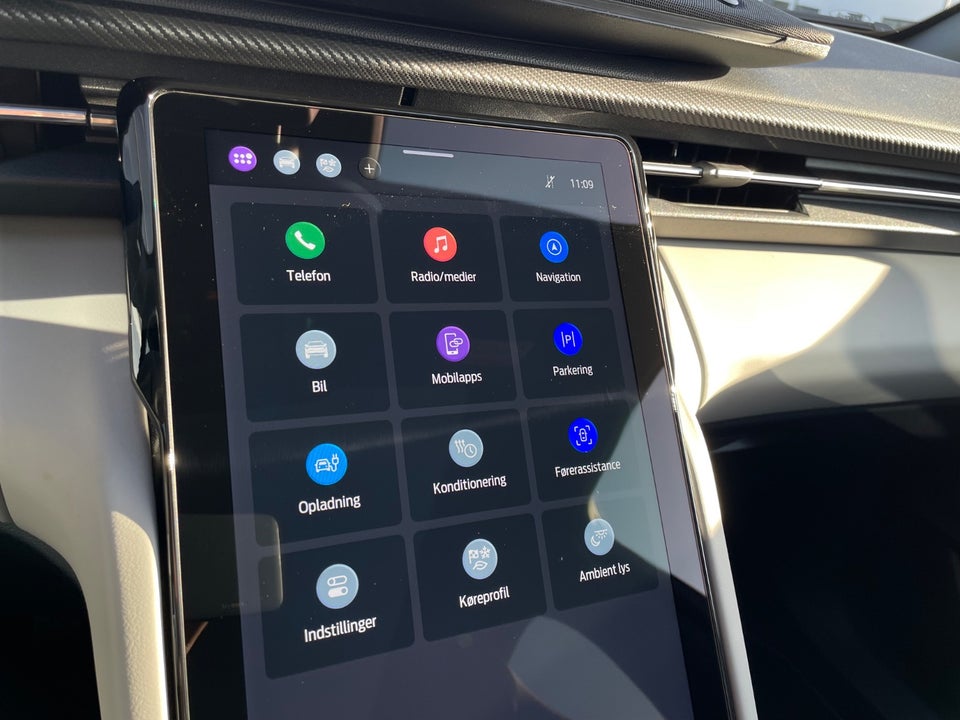 Ford Explorer 82 Premium Extended Range 5d