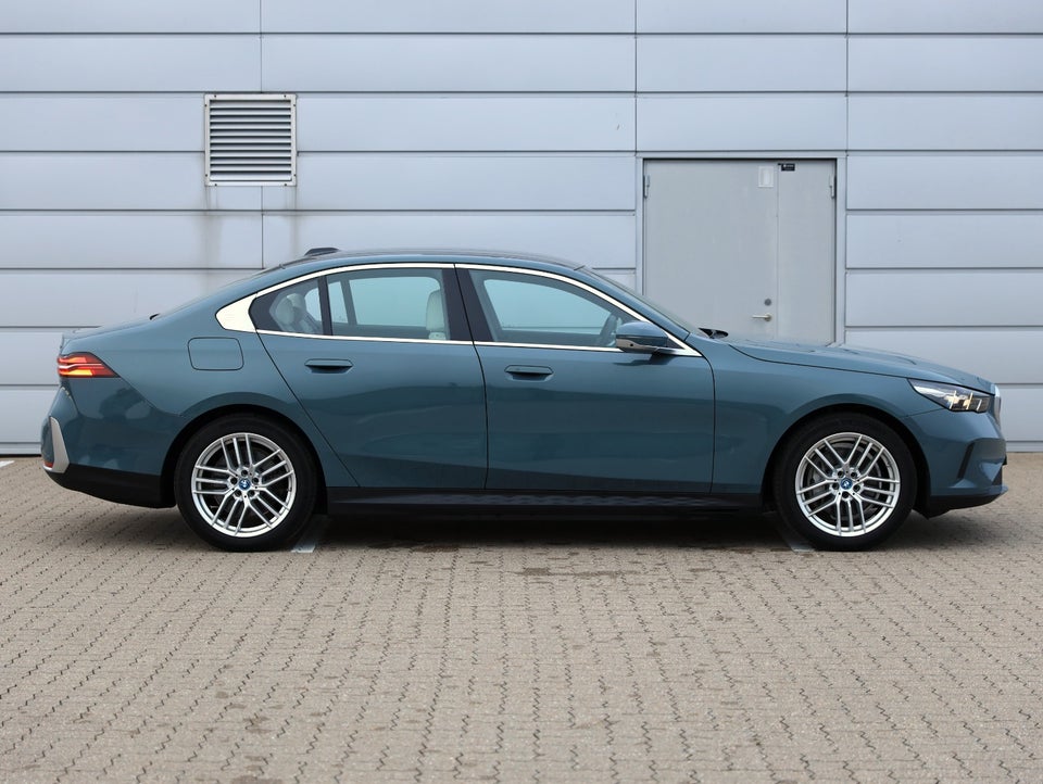 BMW i5 eDrive40 Fully Charged 4d