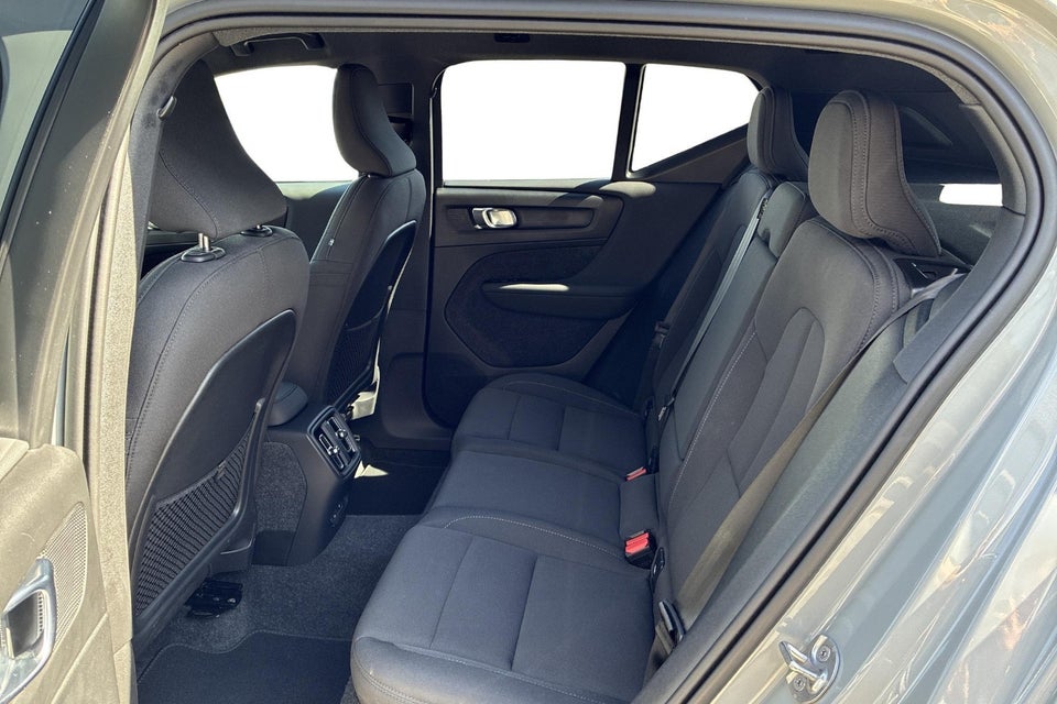 Volvo EX40 Extended Range Plus 5d