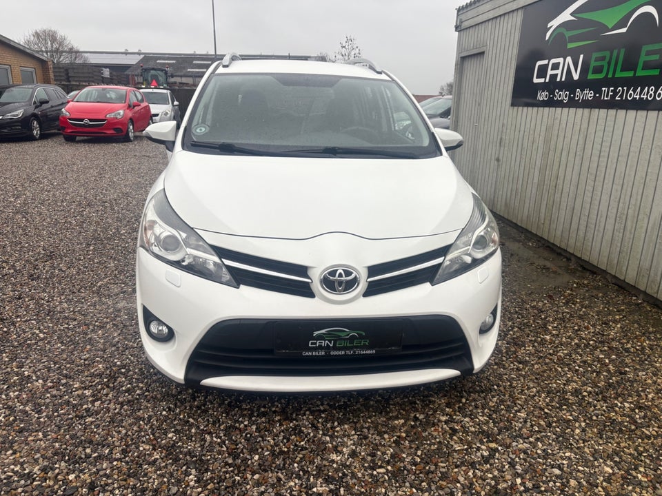 Toyota Sportsvan 2,0 D-4D T1 5d