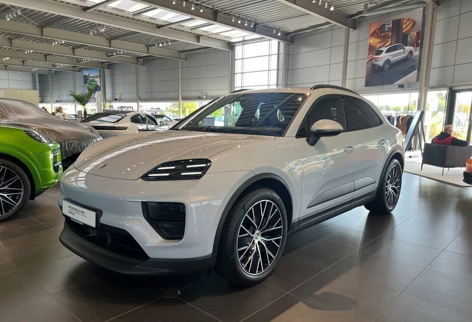 Porsche Macan 4 5d