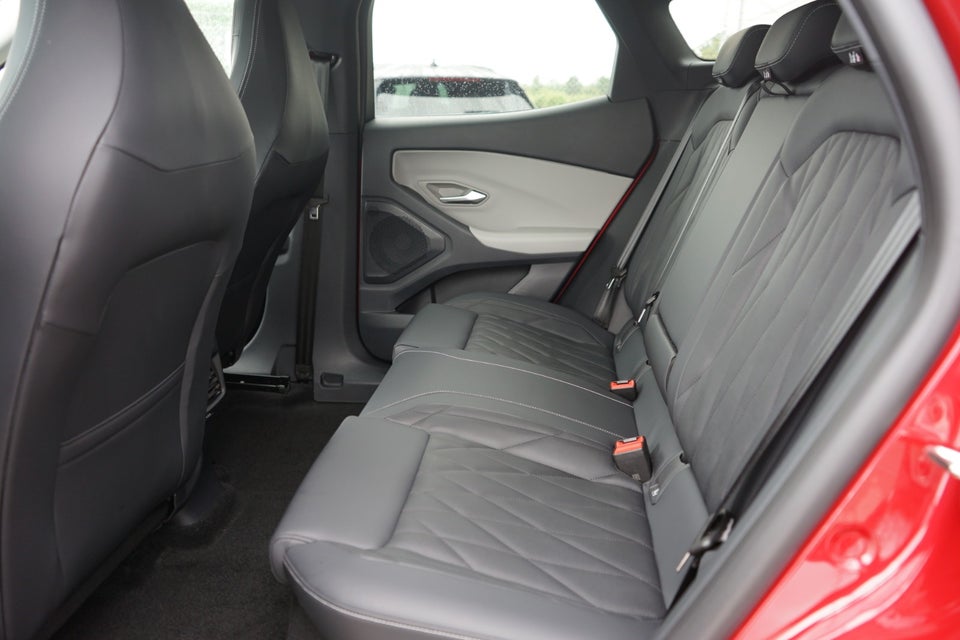 Ford Explorer 77 Premium Extended Range 5d