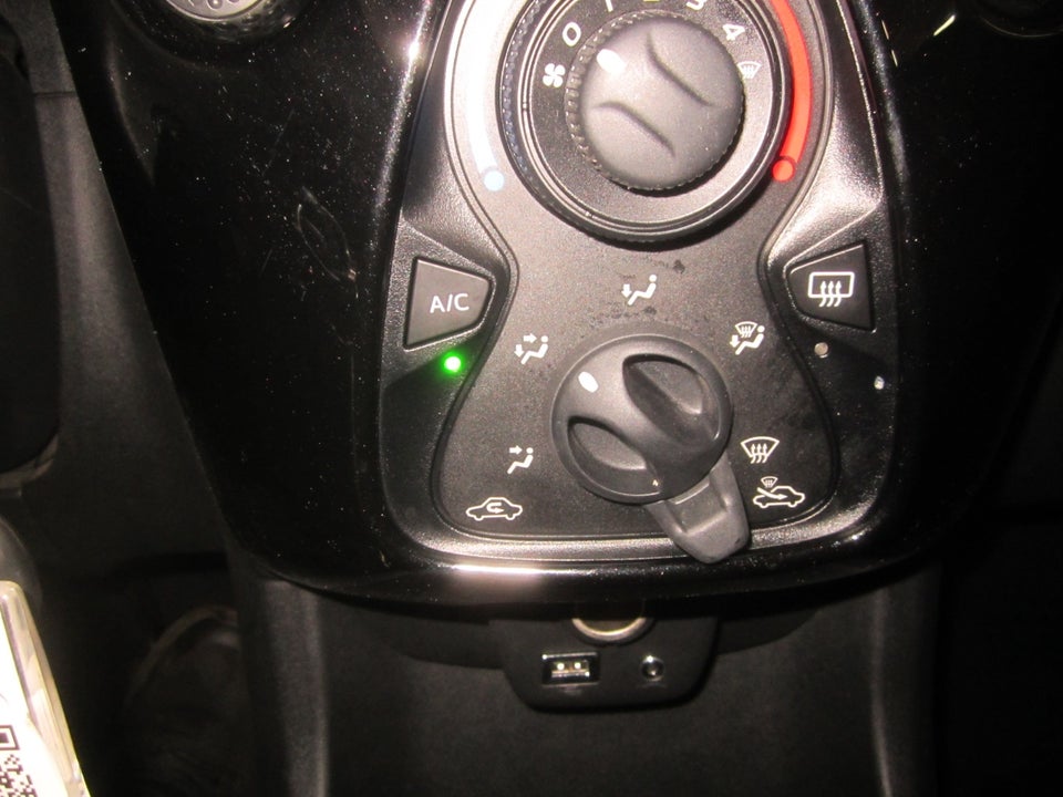 Toyota Aygo 1,0 VVT-i x-cellence x-shift 5d