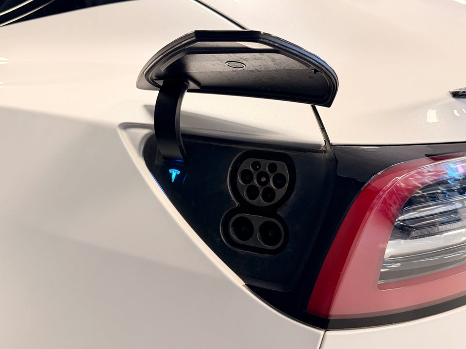 Tesla Model 3 Standard Range+ RWD 4d