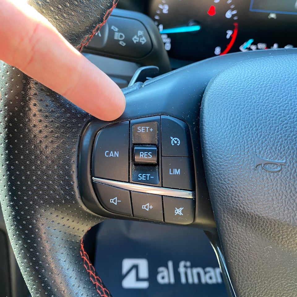 Ford Focus 1,0 EcoBoost ST-Line stc. aut. 5d