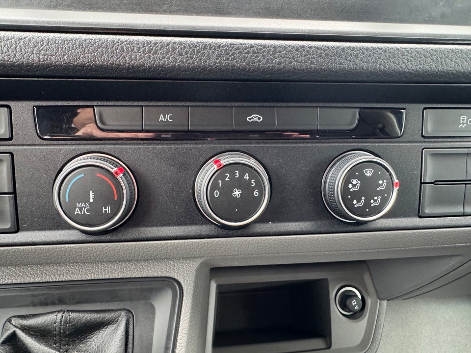 VW Crafter 35 2,0 TDi 140 Kassevogn L3H3 aut.