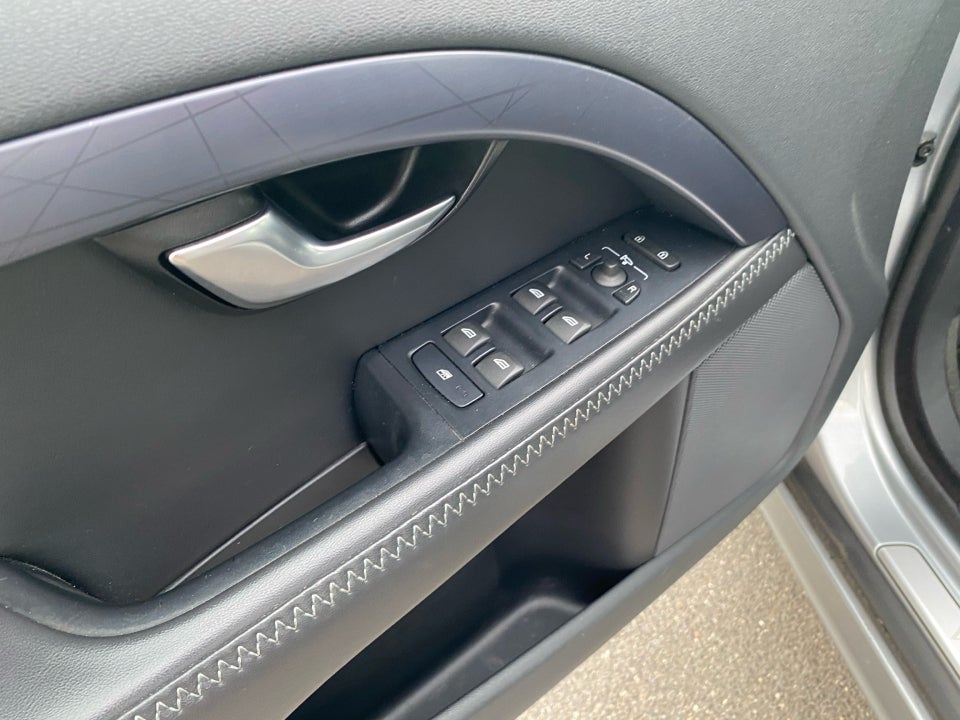 Volvo V70 1,6 T4 180 aut. 5d