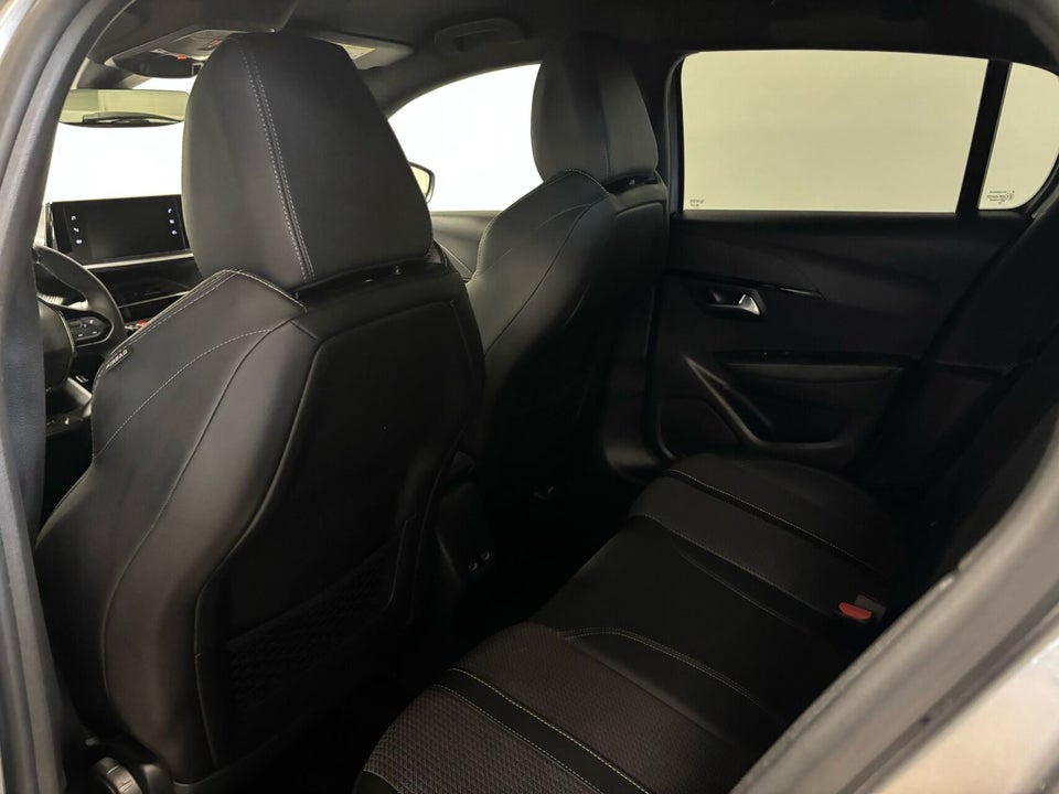 Peugeot e-208 50 GT 5d