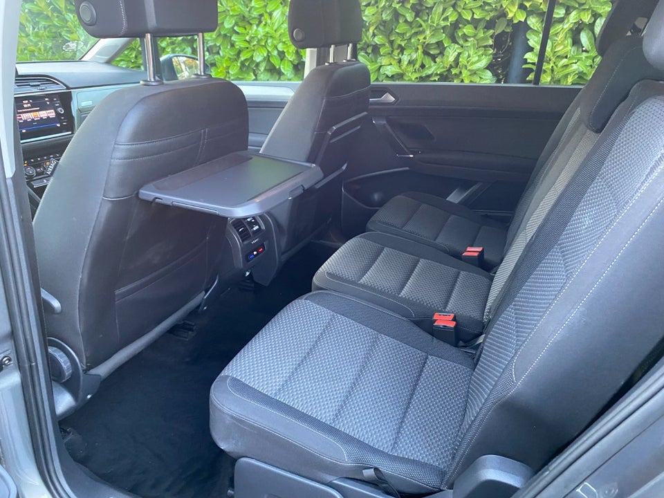 VW Touran 1,6 TDi 115 Comfortline Connect DSG 7prs 5d