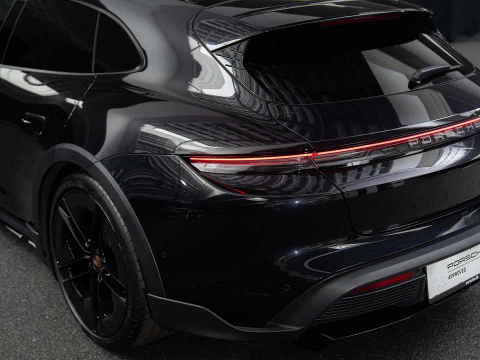 Porsche Taycan 4 Performance+ Cross Turismo 5d