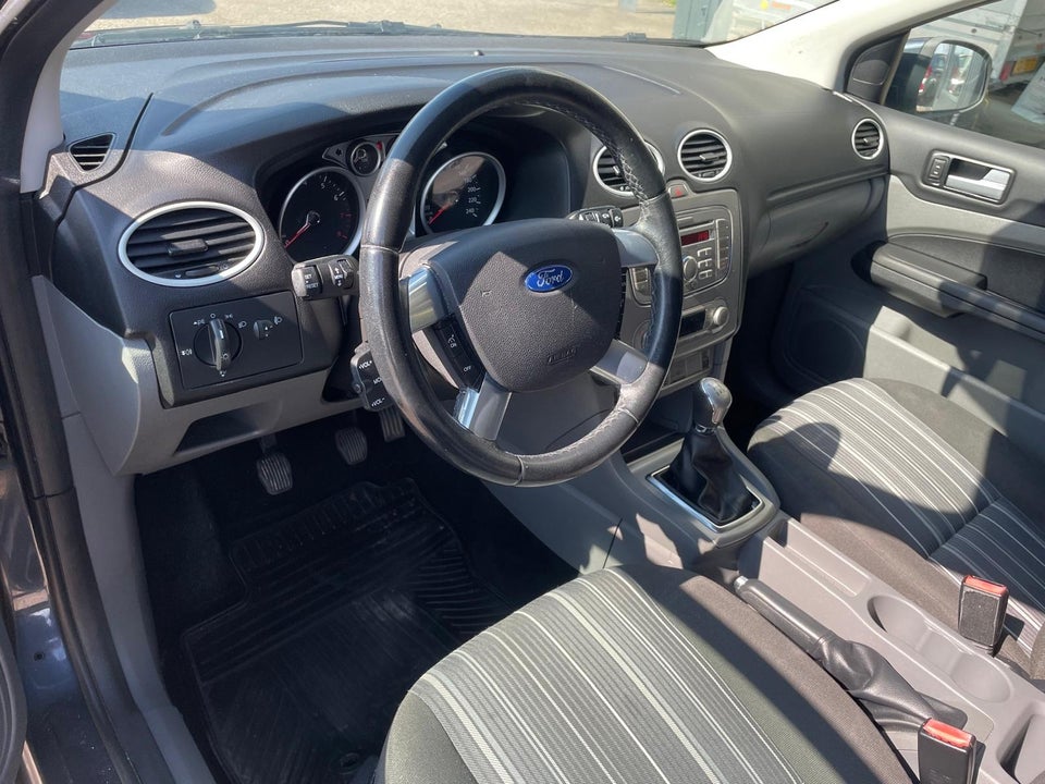 Ford Focus 1,6 Titanium 5d